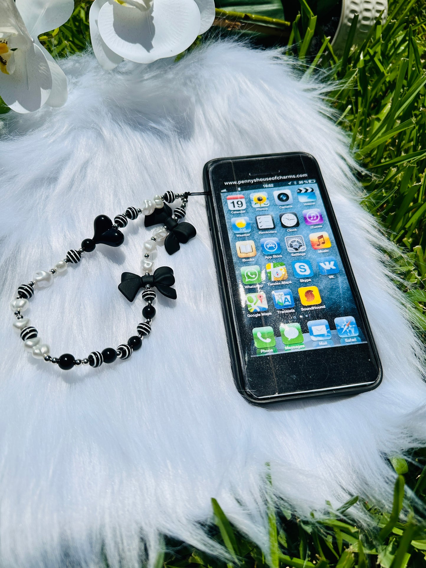 Black Cube Heart and Bow